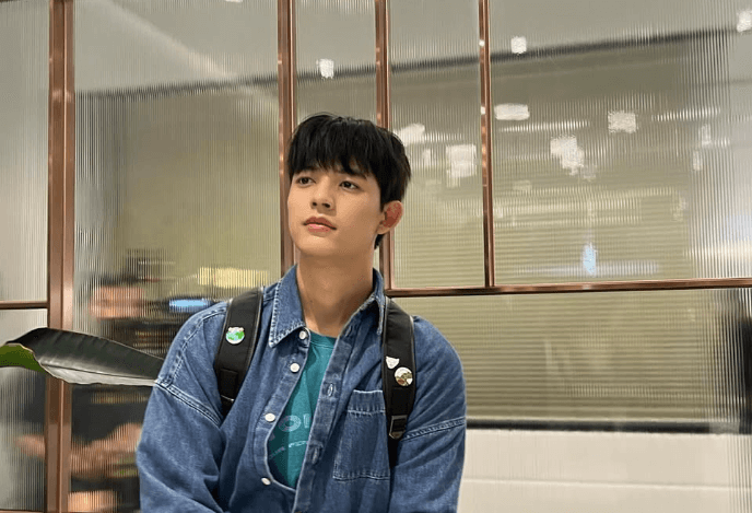 청자캣입은로몬