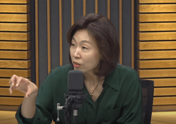 방송준비중인김현정앵커