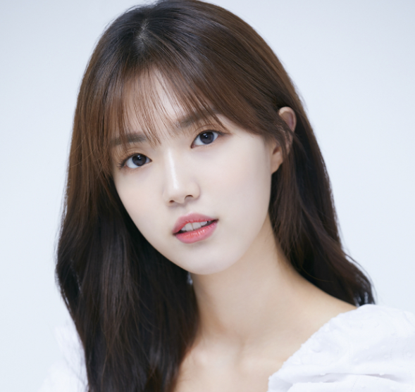 배우윤서아프로필사진
