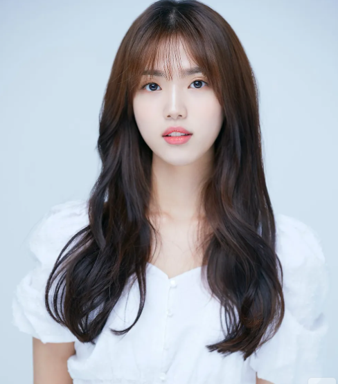 배우윤서아이미지