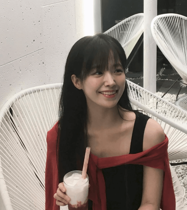 인터뷰하고있는정보민