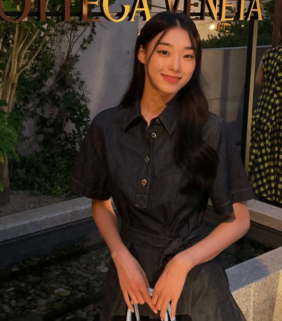 인터뷰하고있는김설희