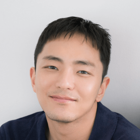 박천휴-작가-정면-이미지