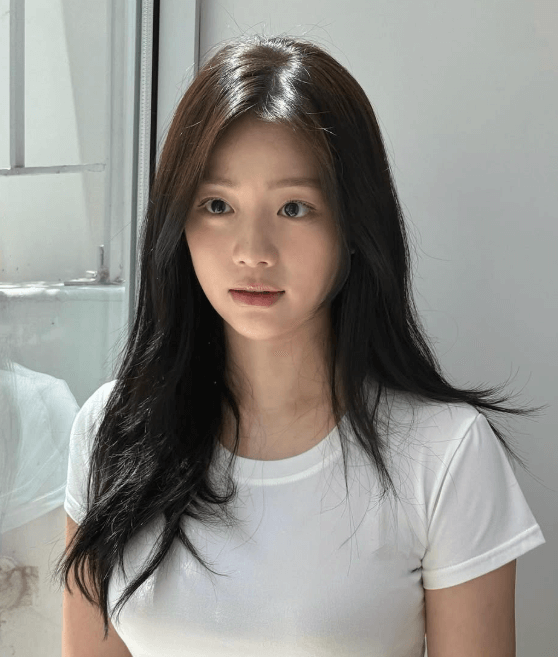 촬영중인 채서안