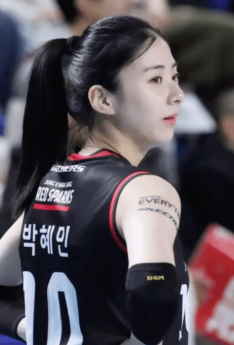 코트를-바라보는-박혜민-선수